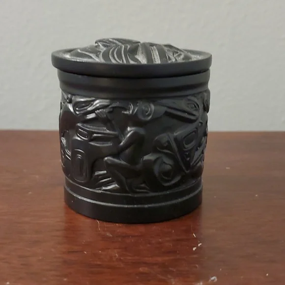 BOMA Native Canada Carved Lidded Box/Bowl - Picture 1 of 8